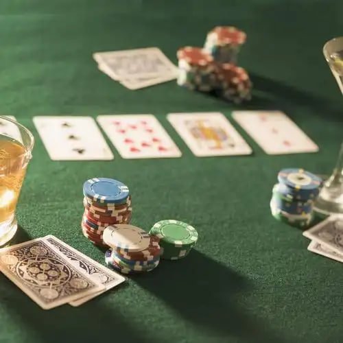 Suite lengkap permainan slot dan live dealer yang tersedia di platform kelinci77